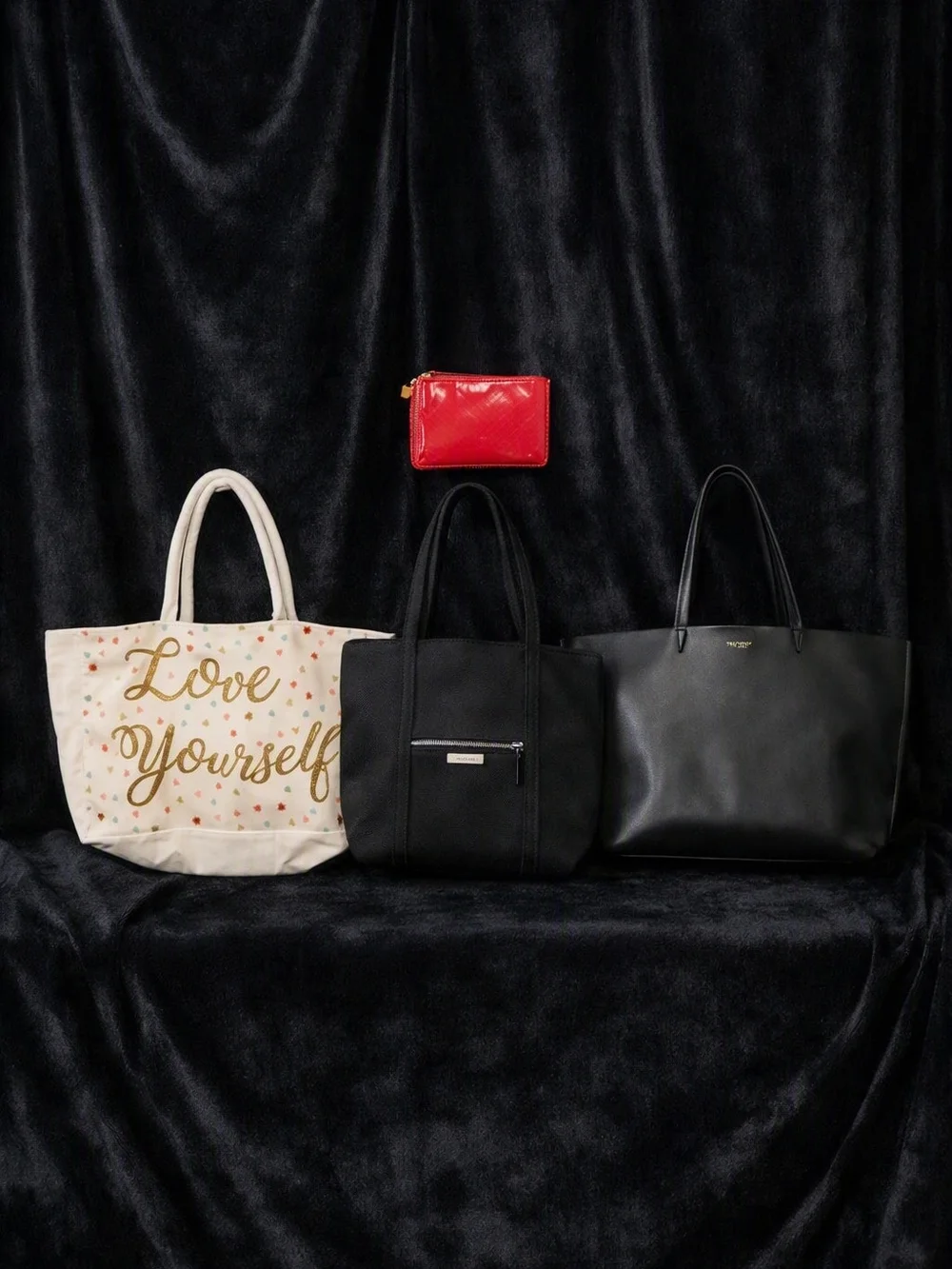 3 Totes Totally + VS Wristlet Bundle. MSRP $264. Large Totes. - Picture 1 of 7